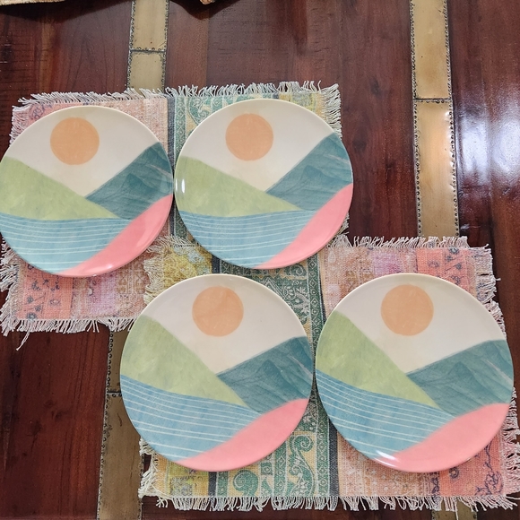 Melamine Plate set and Placemats - Picture 1 of 10